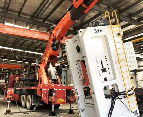 樟树提升工作效率，选择优质折臂吊租赁服务