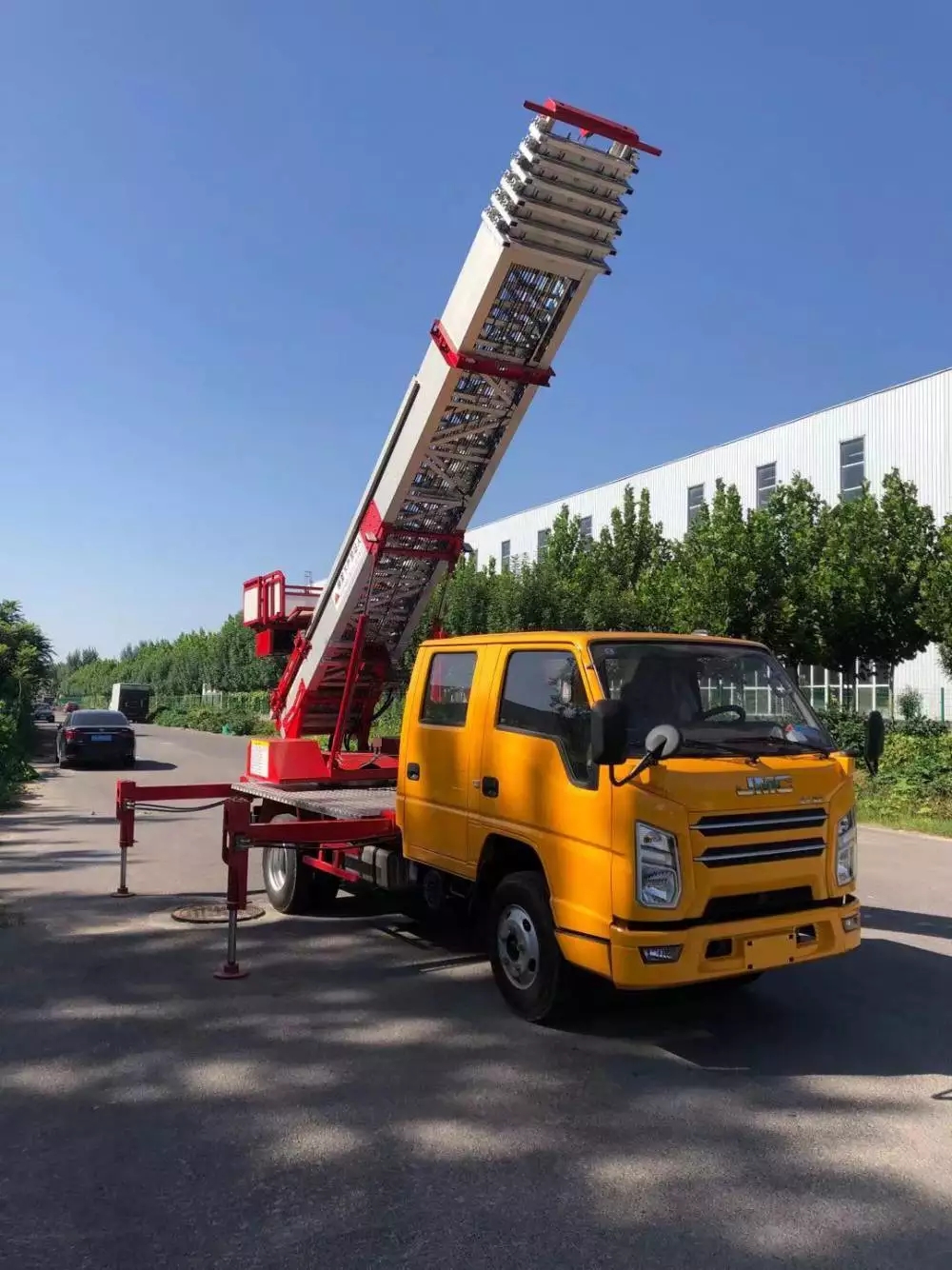 樟树附近的云梯车出租服务：轻松解决高空作业需求