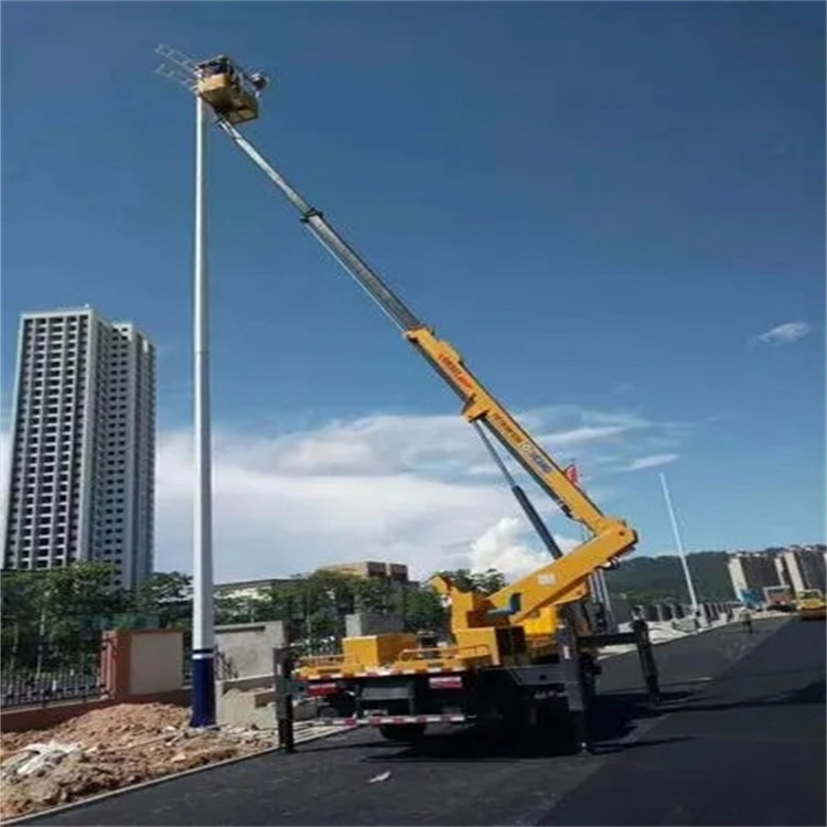 樟树维修路灯的曲臂升降车出租