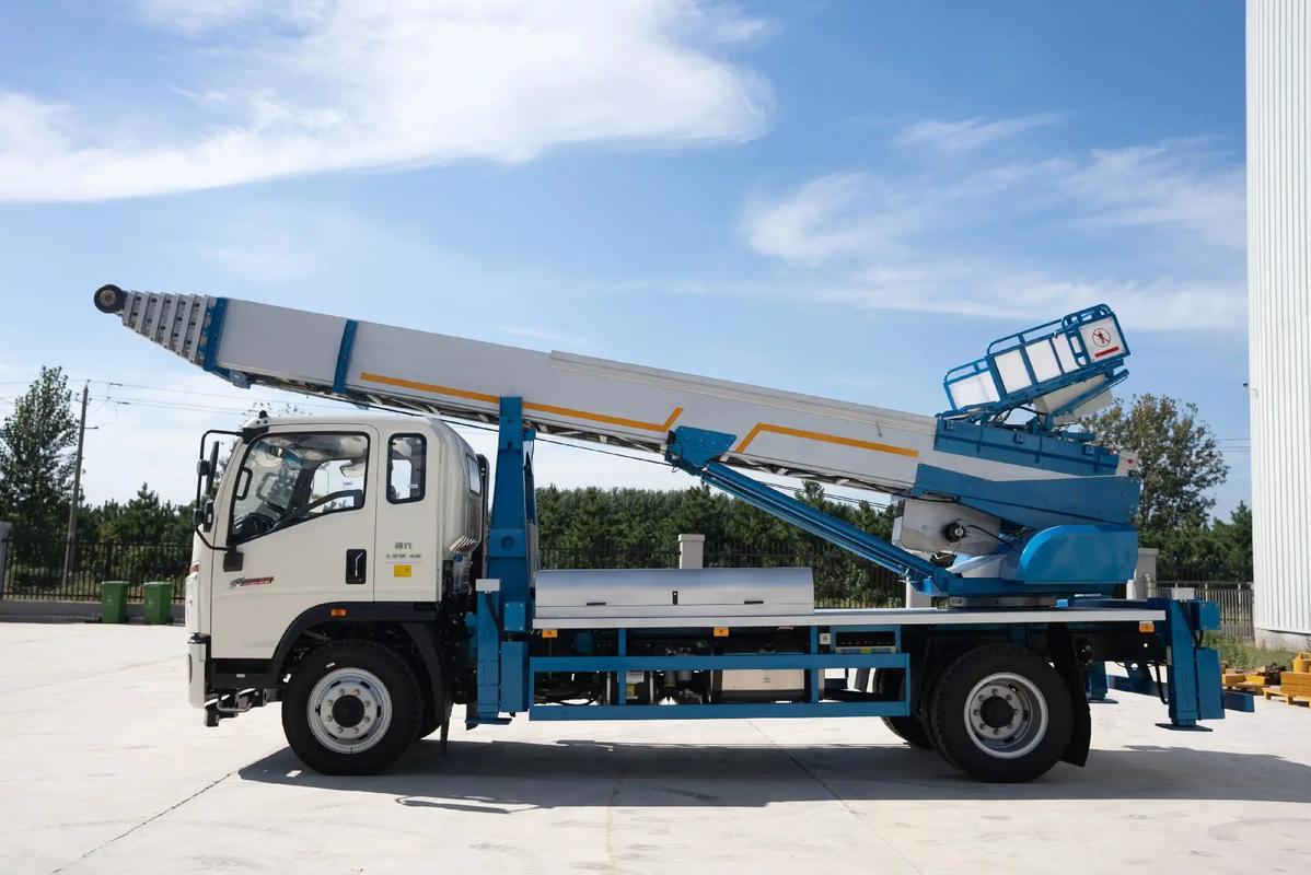 樟树云梯上料车租赁费用