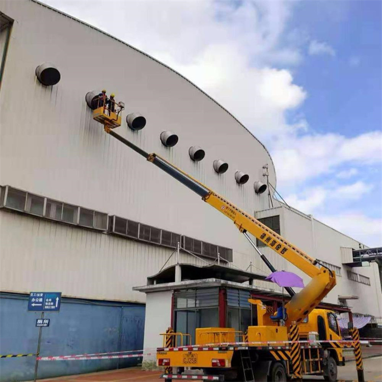 樟树高空作业车出租服务：专业广告牌安装解决方案